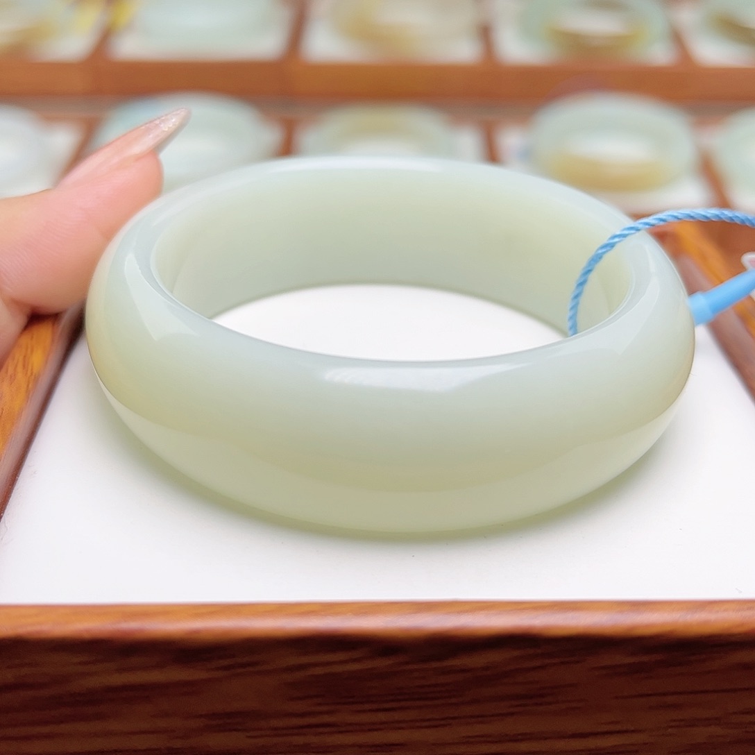 和田玉手镯未镶嵌55.3