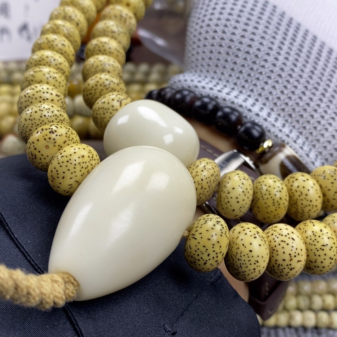 吊坠星月菩提9✖️13算盘氧化鸡油黄