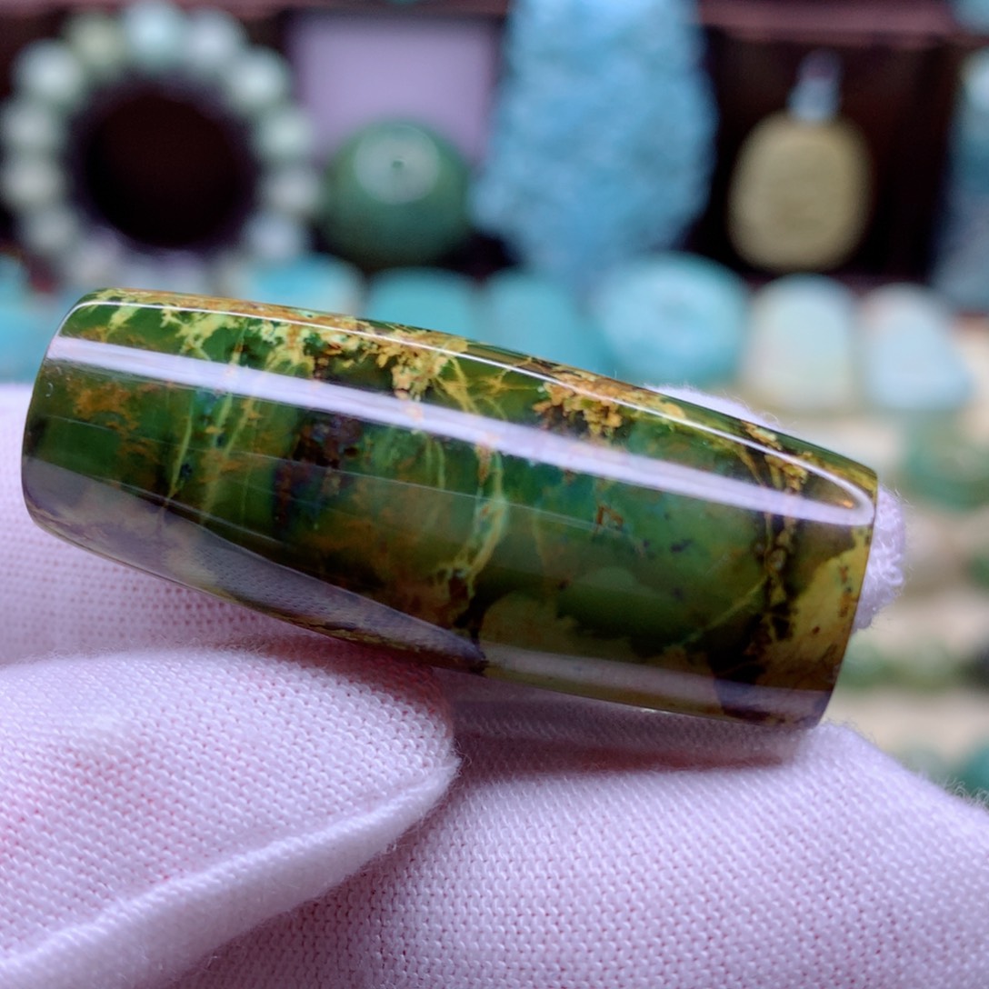 绿松石颈饰未镶嵌