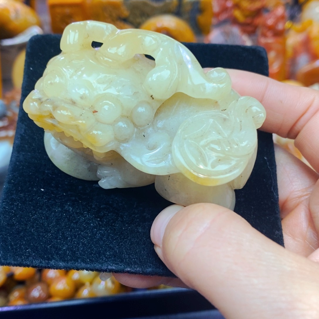 未镶嵌石英质玉（黄龙玉）吊坠(不含链)