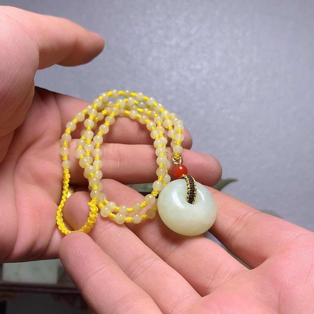 颈饰未镶嵌岫岩老玉（透闪石质玉）懂*