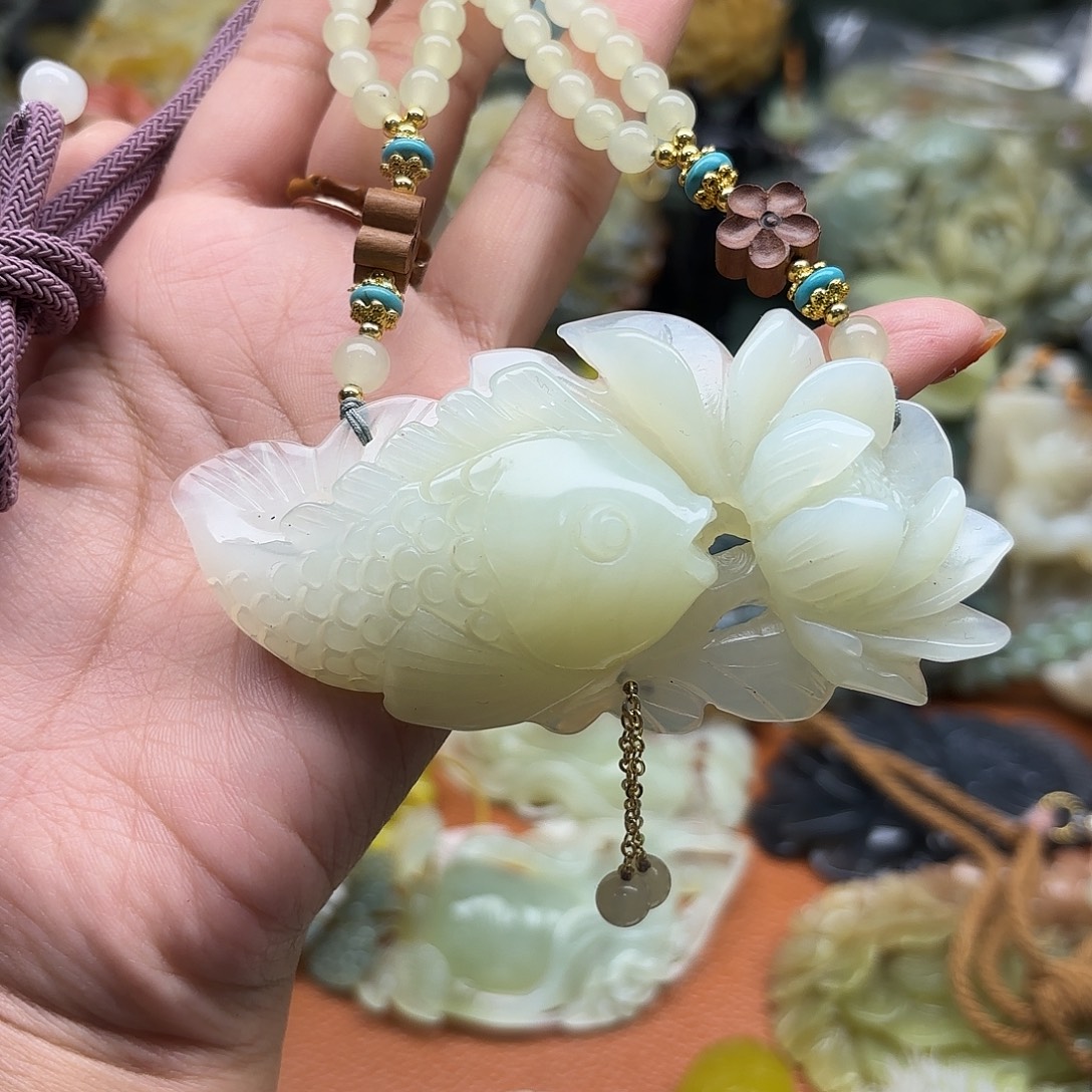 蛇纹石玉未镶嵌吊坠