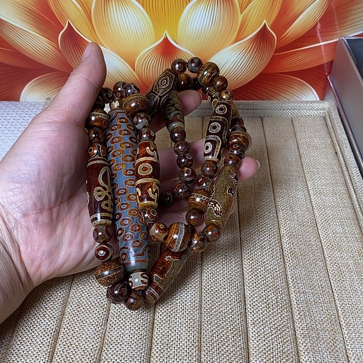 玛瑙/玉髓颈饰未镶嵌三**剪