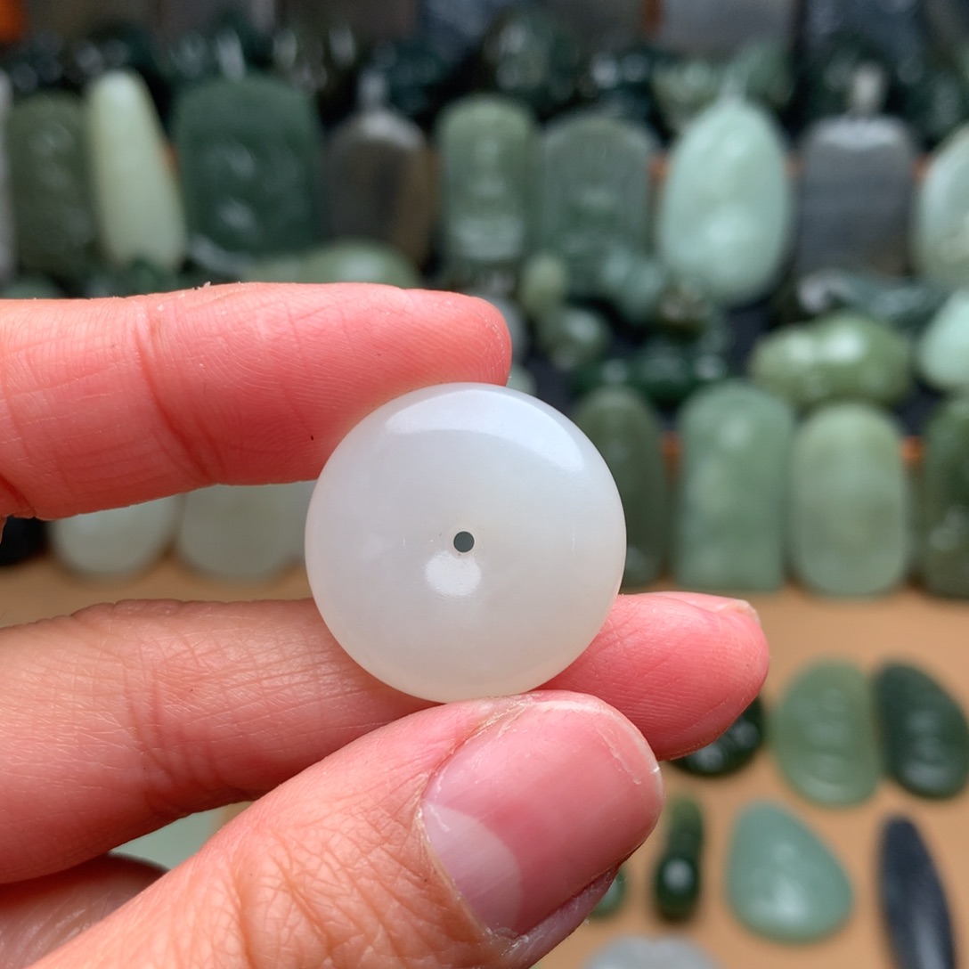 和田玉颈饰未镶嵌挂件36