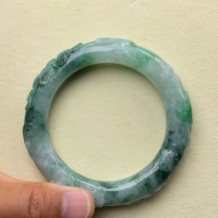 翡翠未镶嵌手镯57.2圆条有断纹