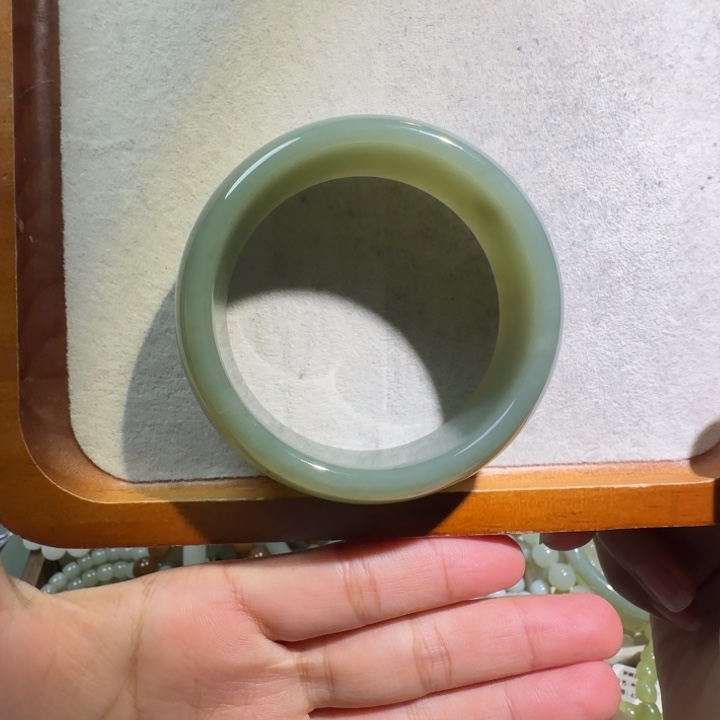 未***t和田玉未镶嵌手镯