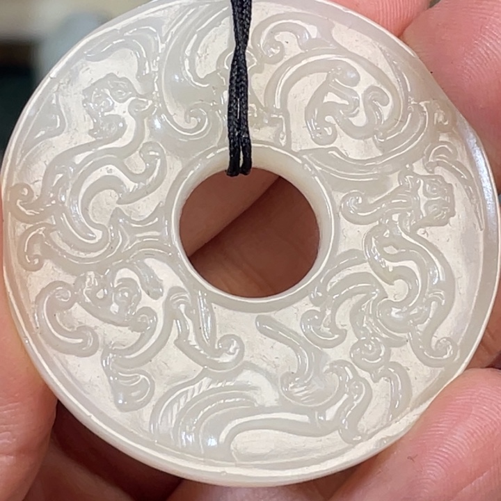 快***人和田玉未镶嵌颈饰