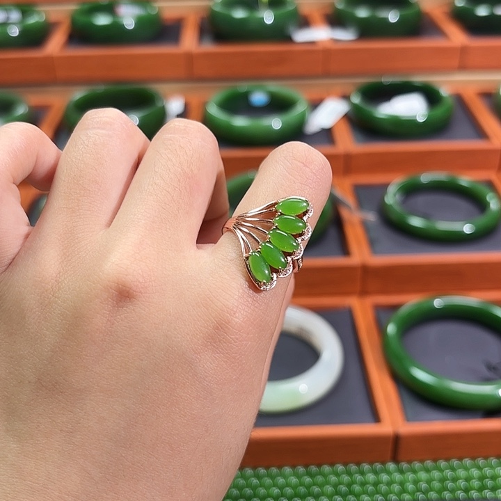 和田玉（碧玉）未镶嵌戒指