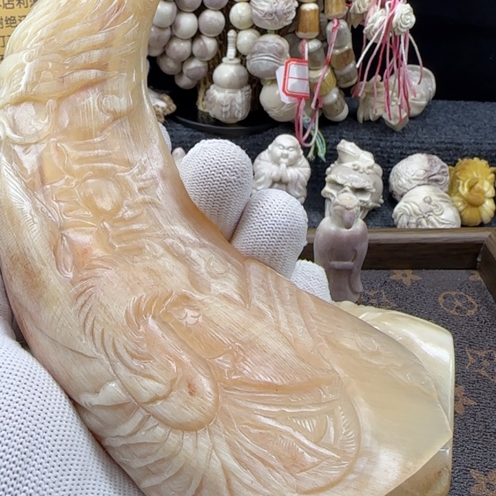 非金属配饰羊角雕刻摆件