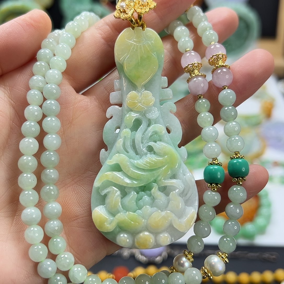 翡翠未镶嵌颈饰吊坠