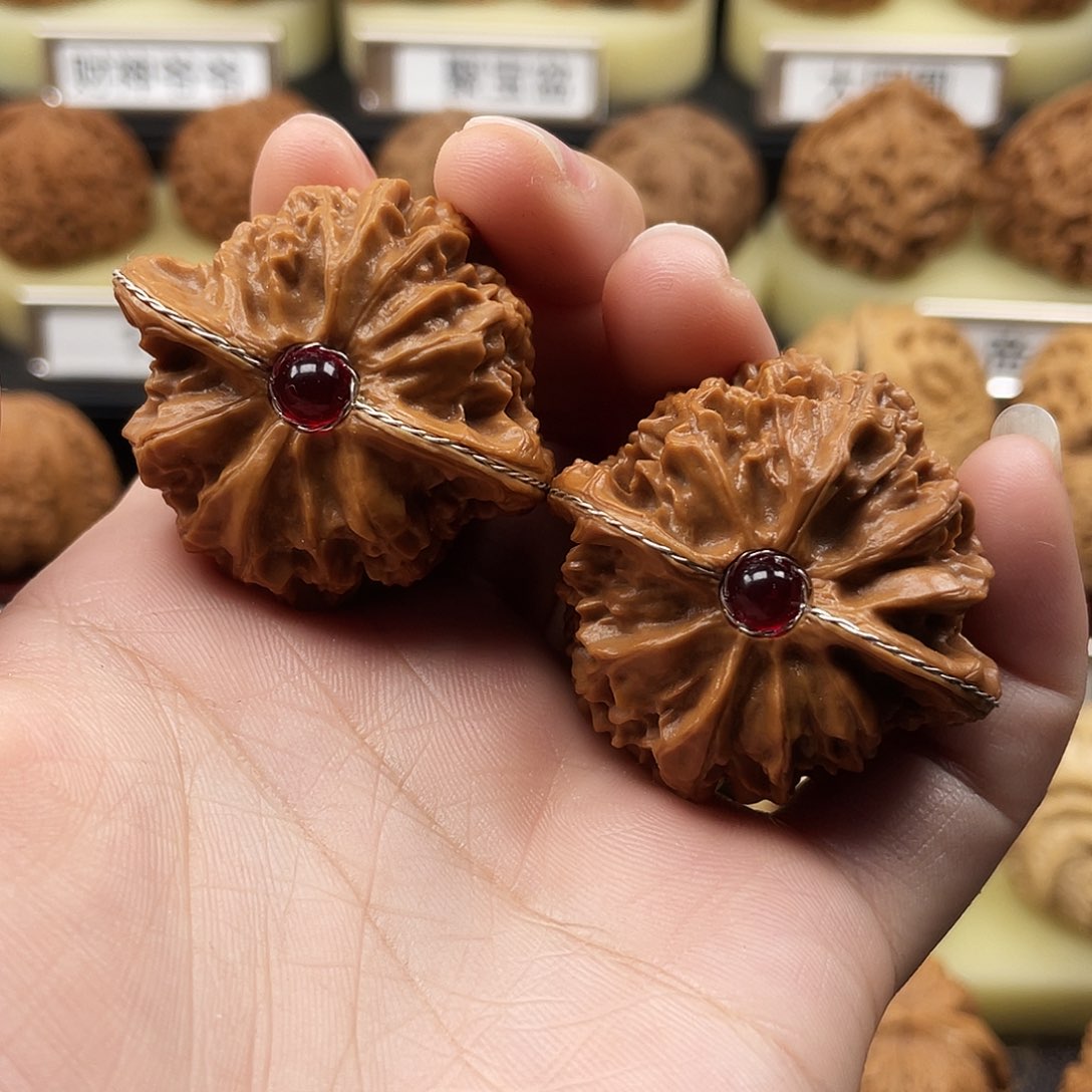 文玩核桃把件宫灯395