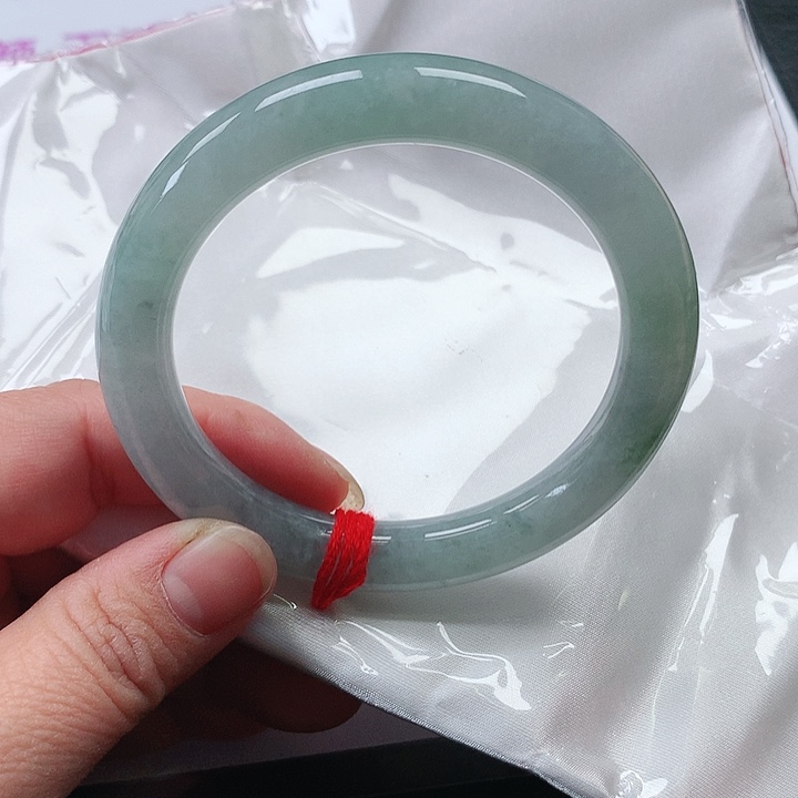 翡翠手镯未镶嵌翡翠070