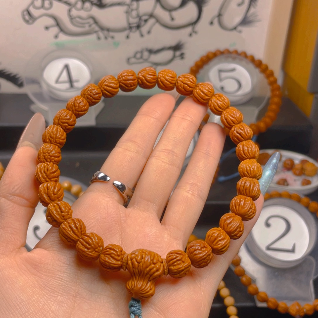 制***衡桃核吊坠1.111111114111111