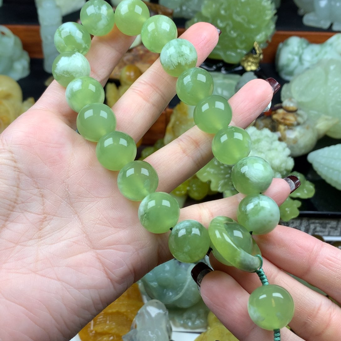 岫玉手把件未镶嵌