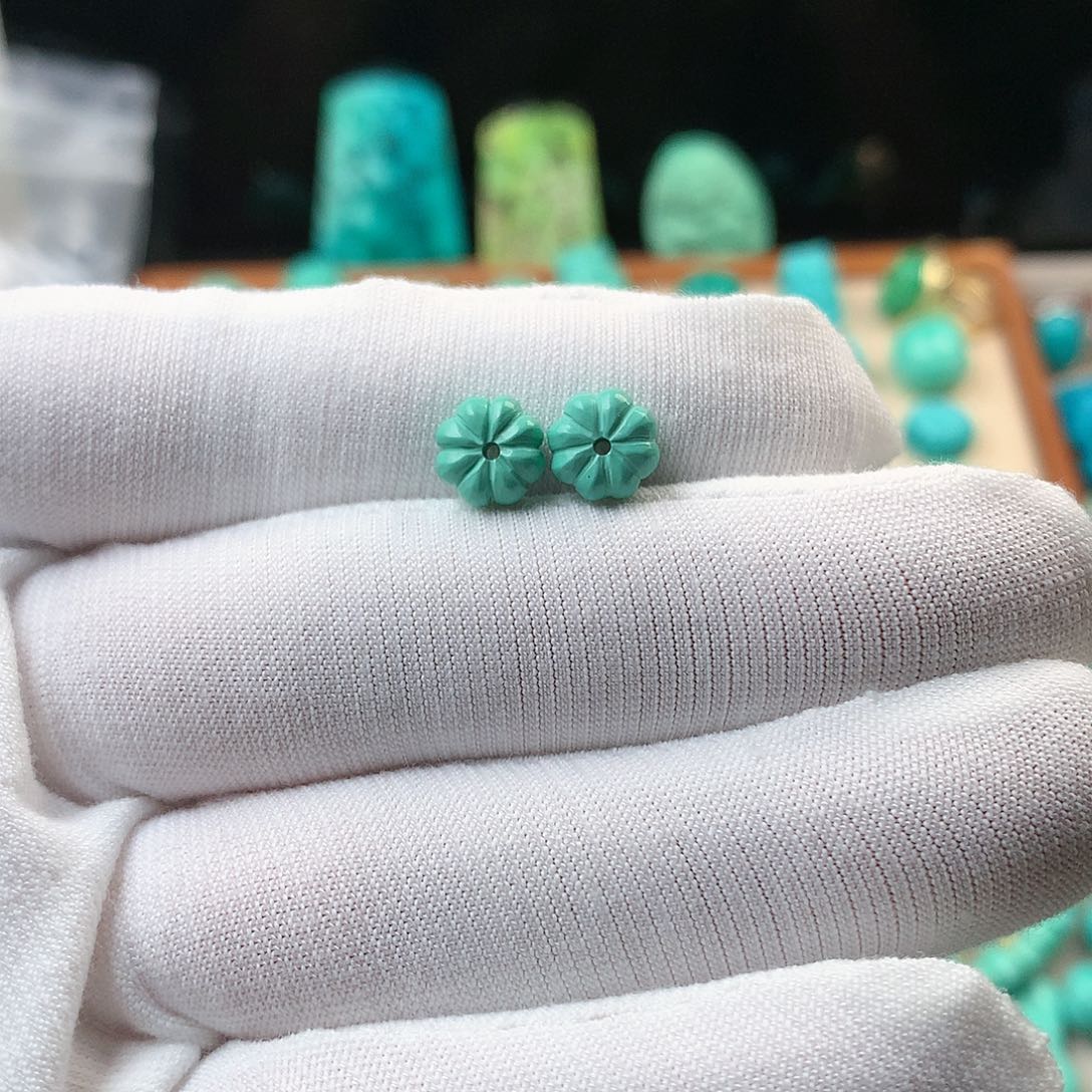 湖北原矿8mm瓜瓣扣子一对