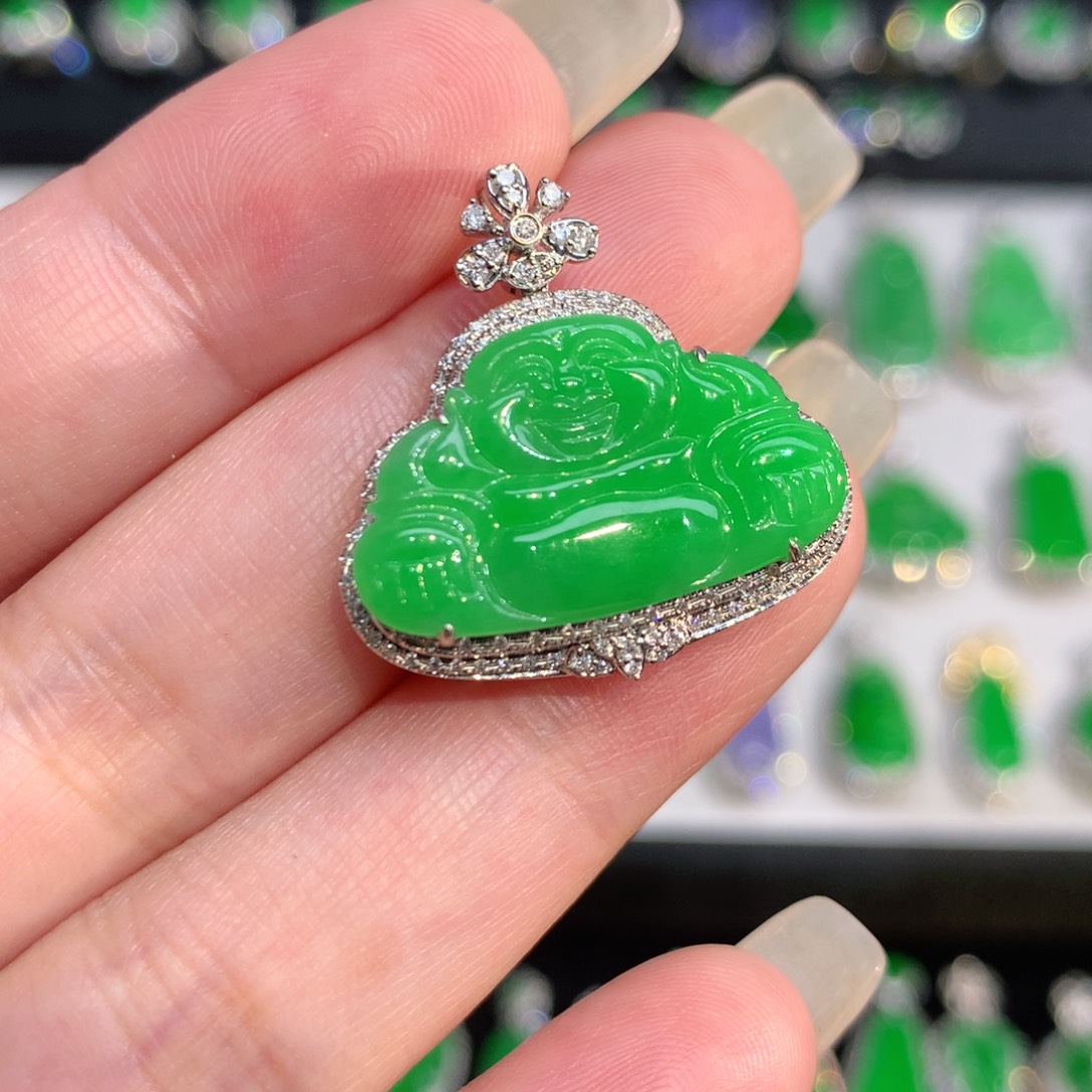 翡翠18K金镶嵌颈饰