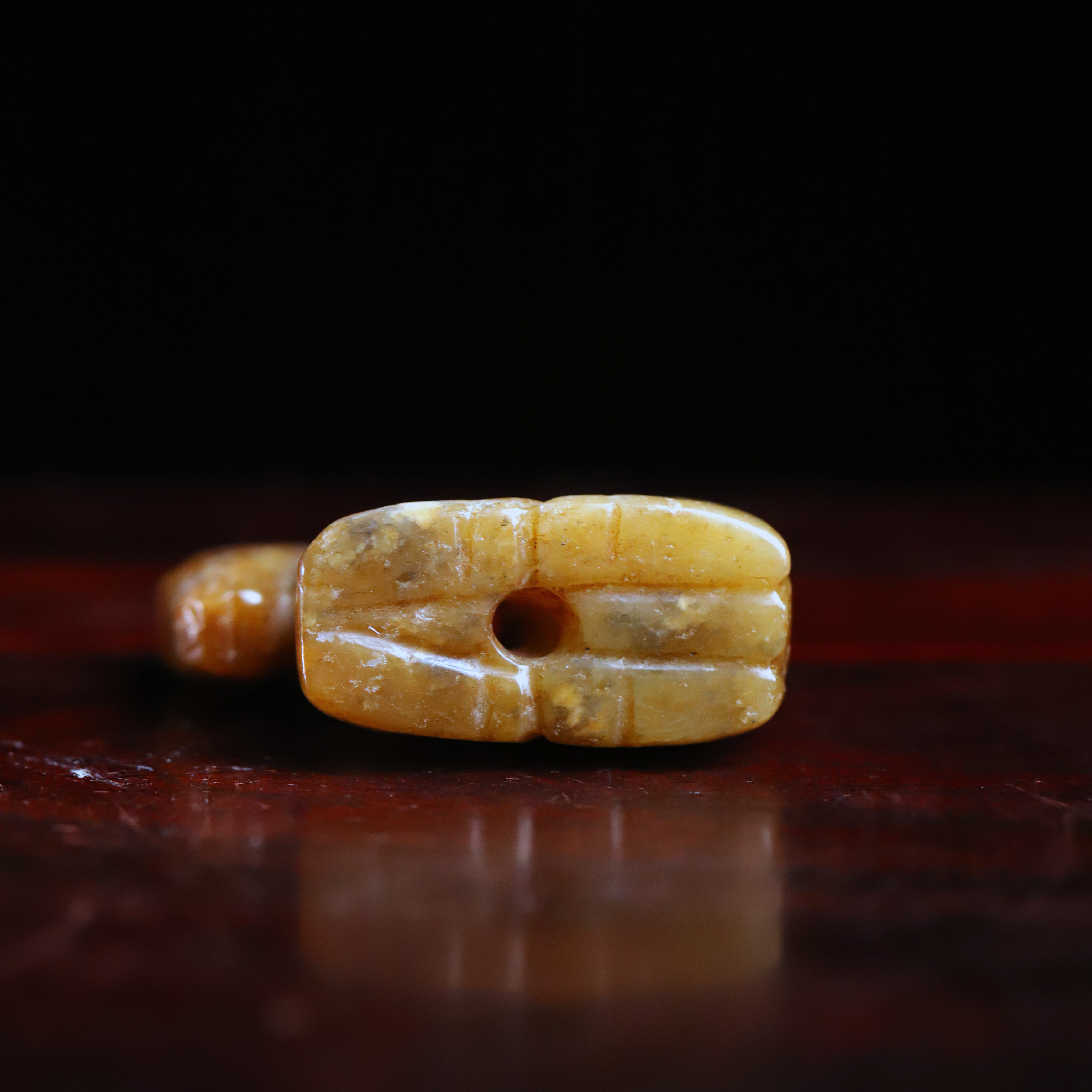 明代和田玉卧马花件-NX