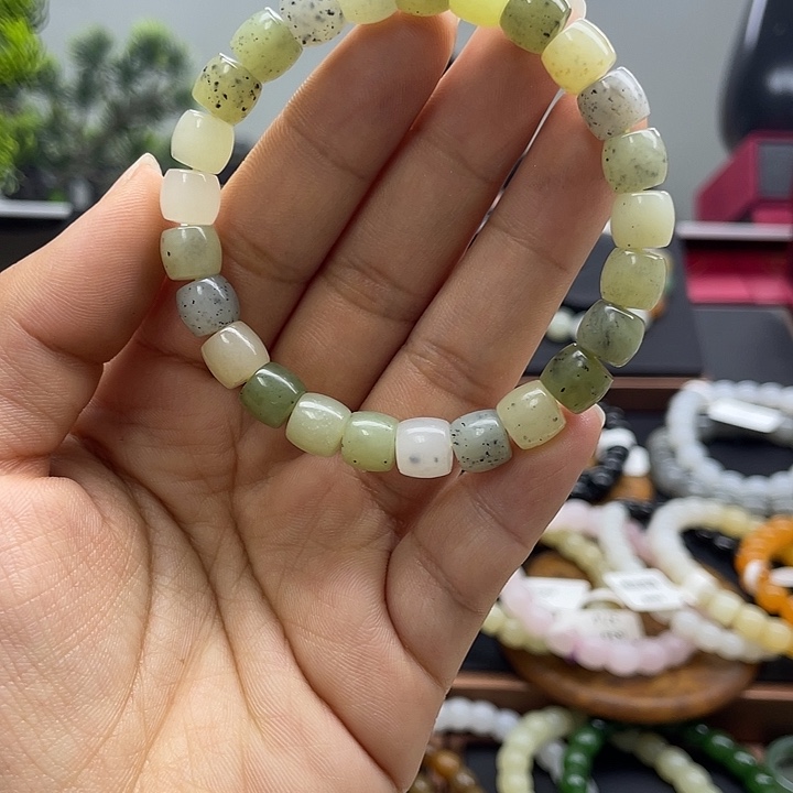 和田玉未镶嵌手串