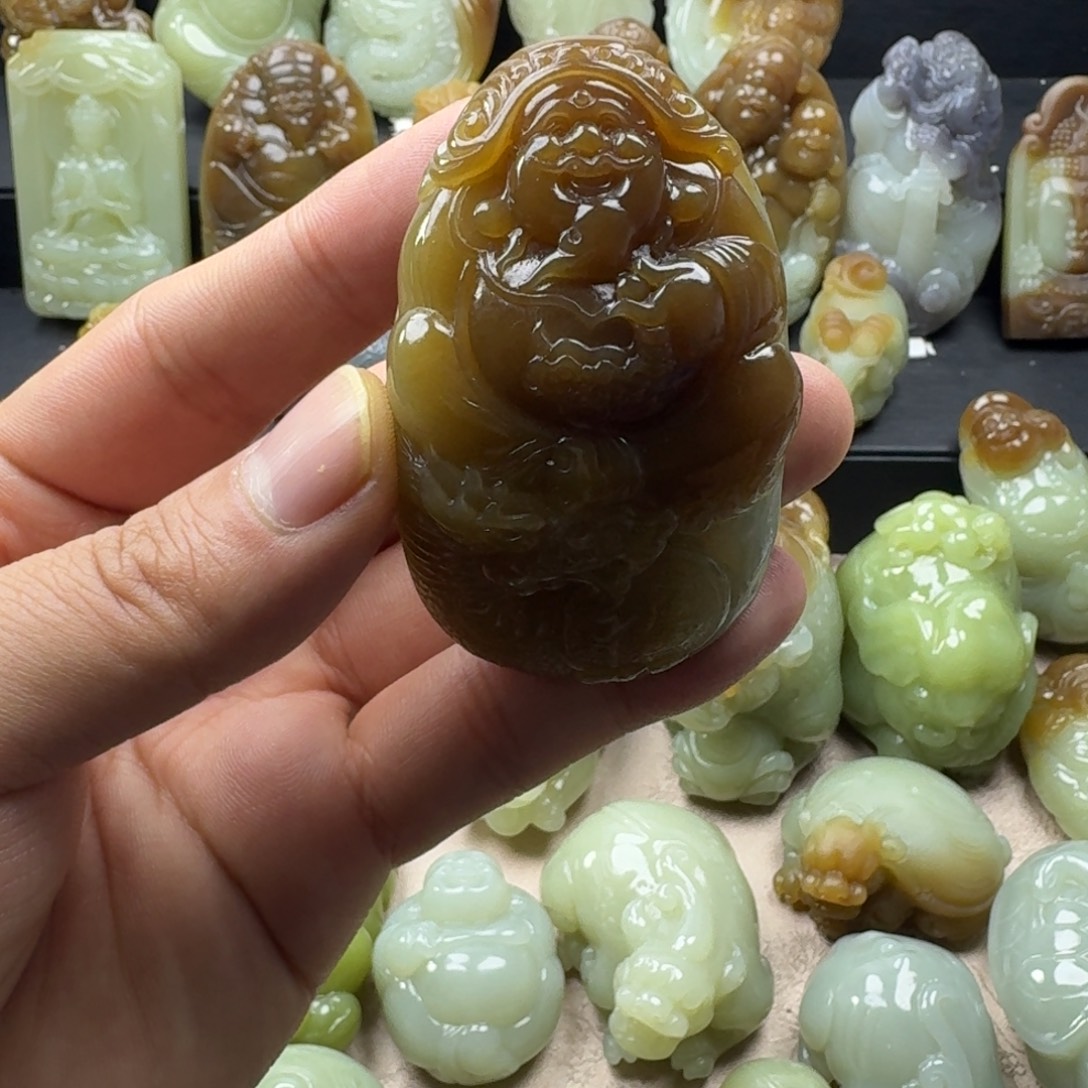 申***备和田玉未镶嵌把件