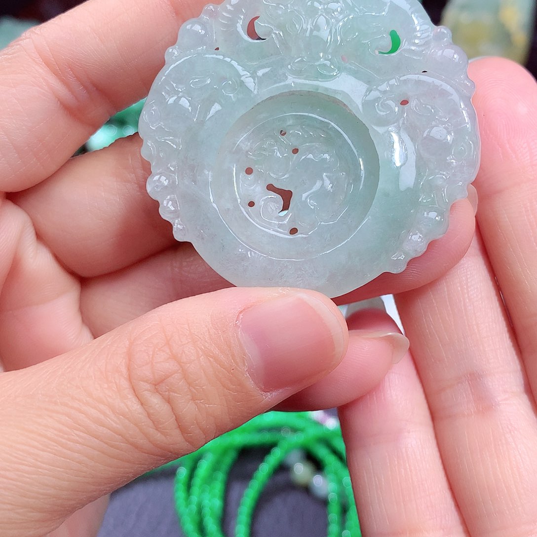 翡翠颈饰未镶嵌翡翠吊坠