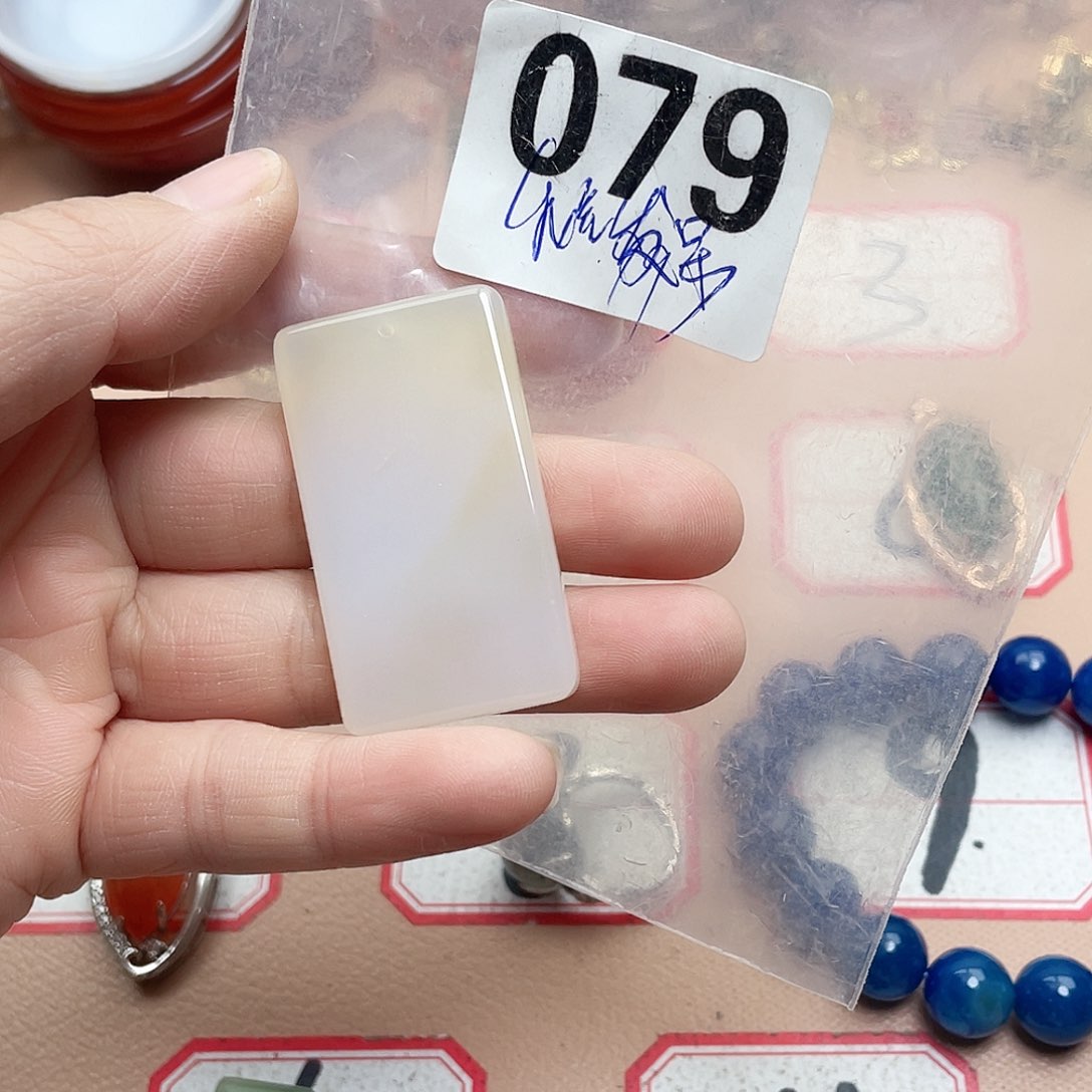 合金颈饰玛瑙/玉髓厦****?