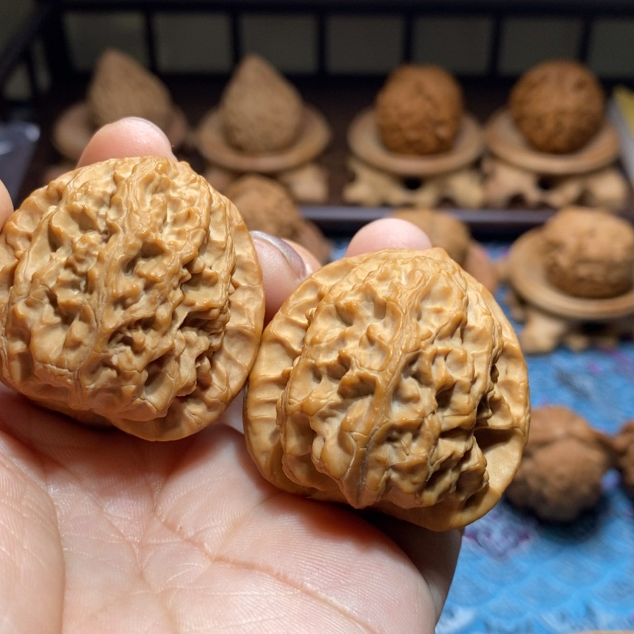 【闪购商品】文玩核桃吊坠犁木台