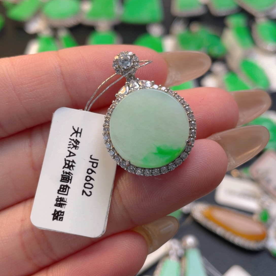 颈饰银S925镶嵌翡翠