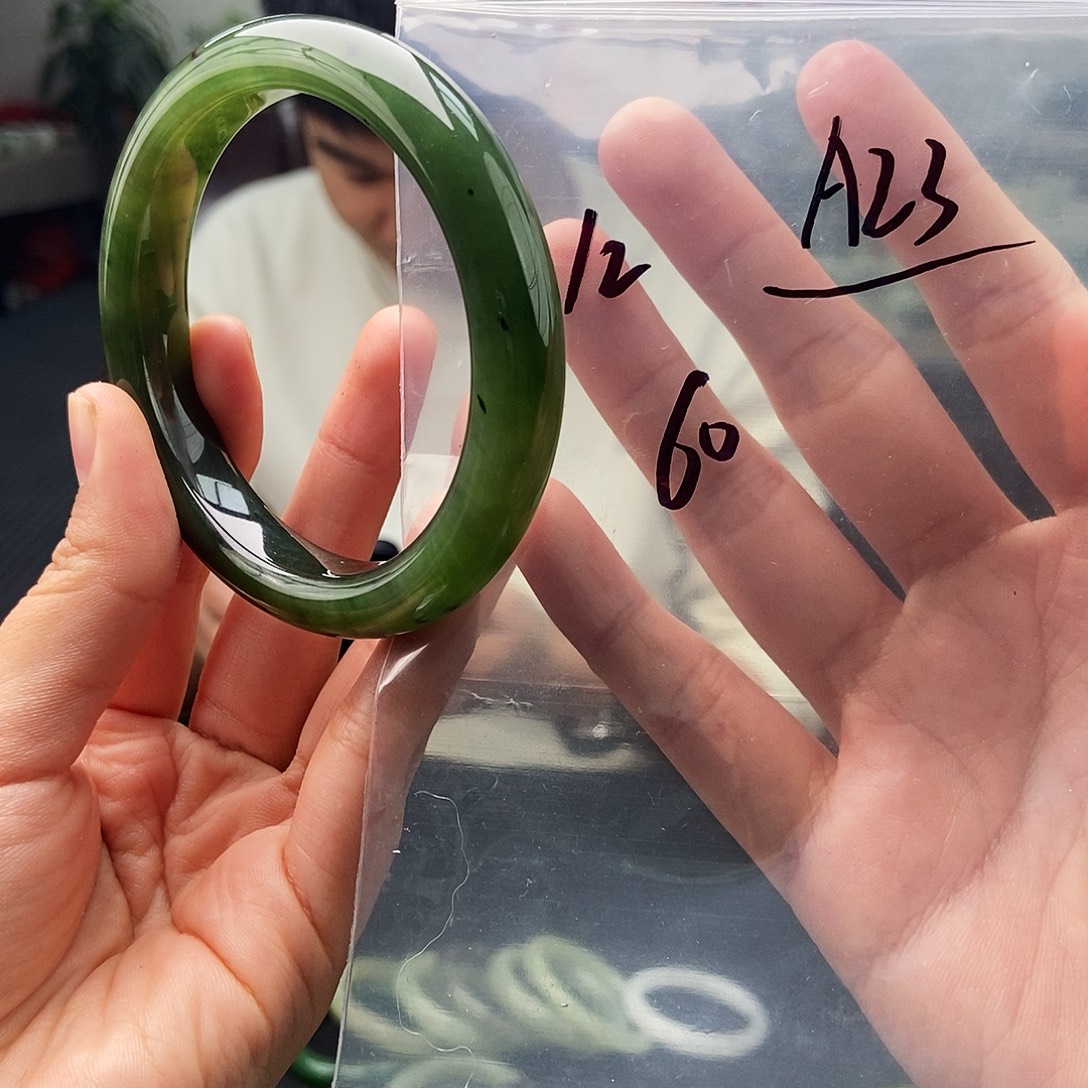 和田玉未镶嵌手镯颜色多样性发拍一发一