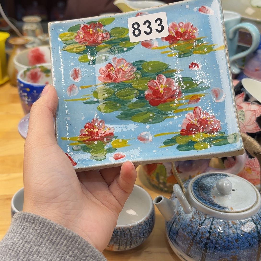 瓷片兔兔好可爱呀打