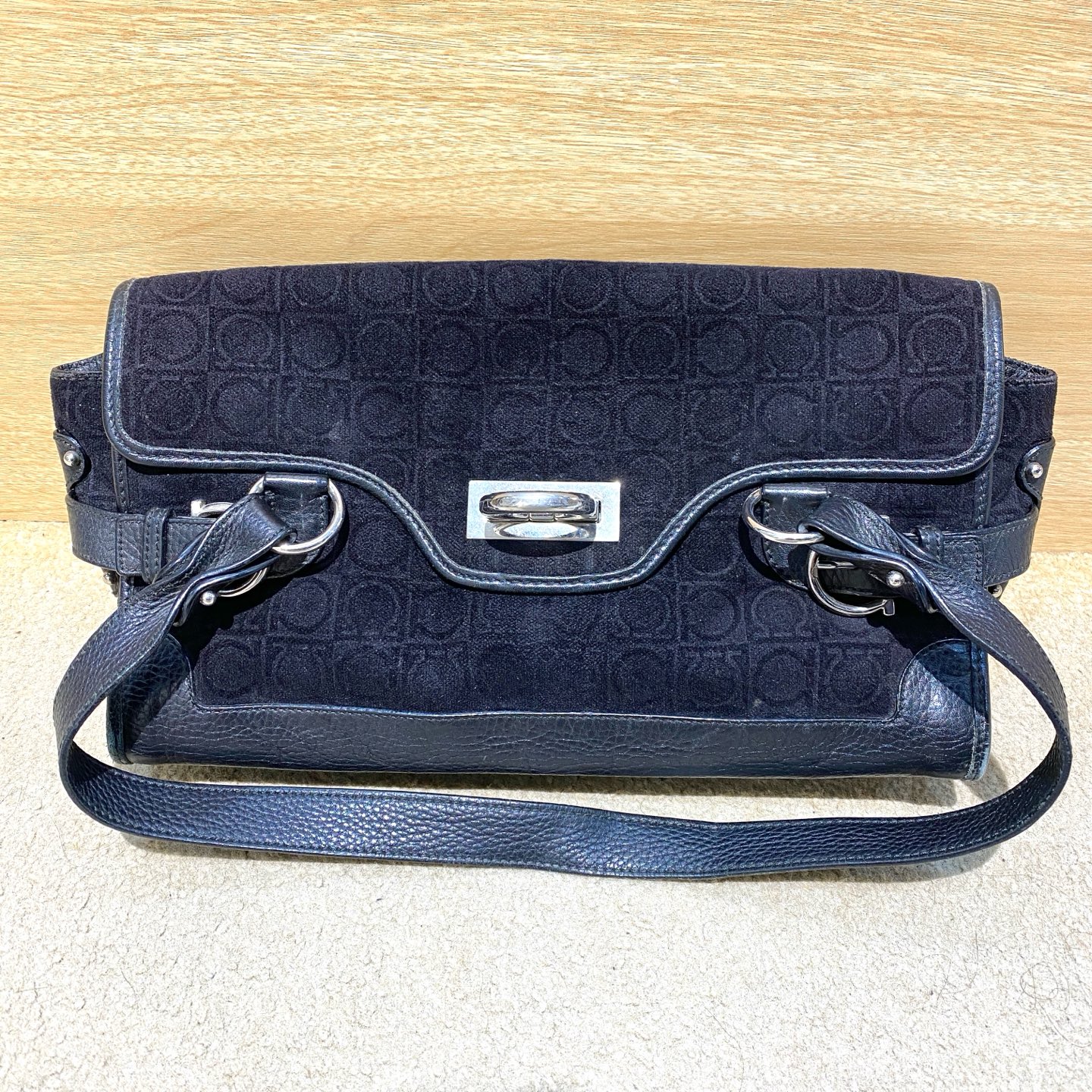 95新 maje 菲拉格慕黑色马蹄扣单肩包 B5506