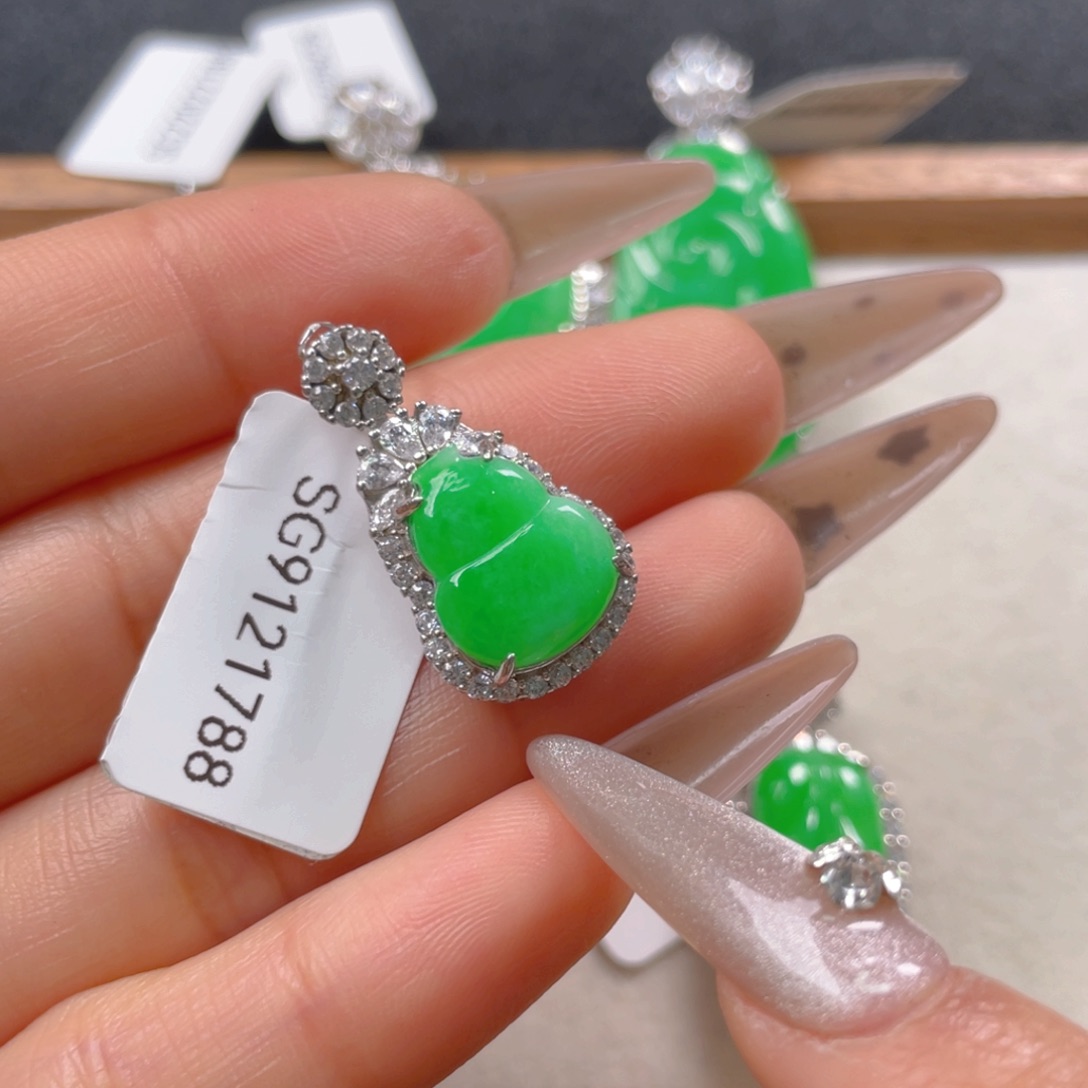 翡翠颈饰银S925镶嵌翡翠