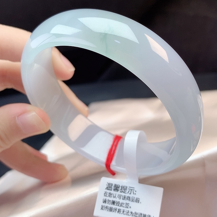 翡翠未镶嵌手镯59轮胎