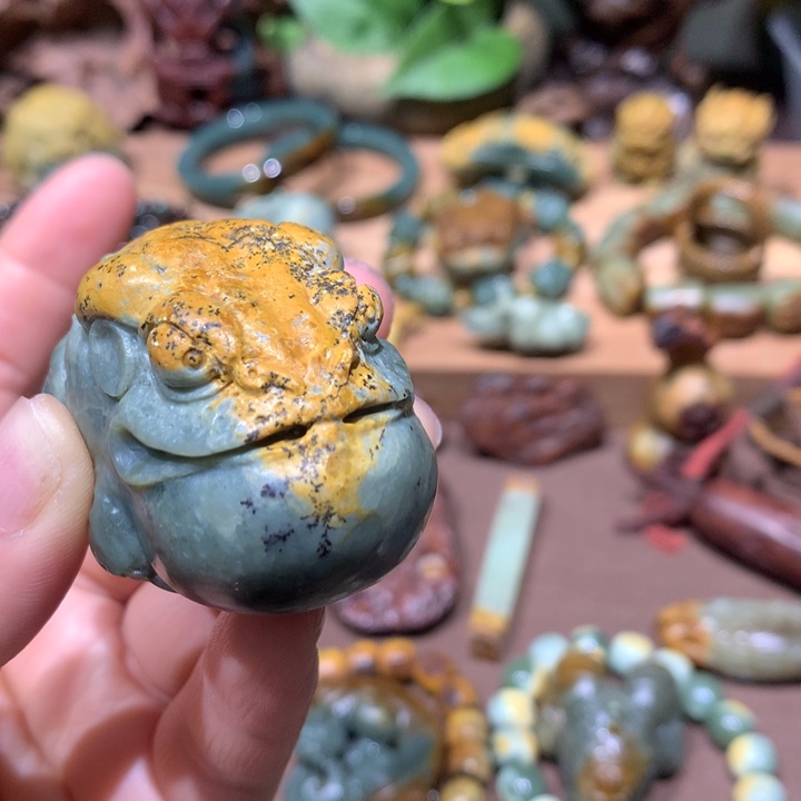 岫岩河磨玉（透闪石质玉）未镶嵌把件克*