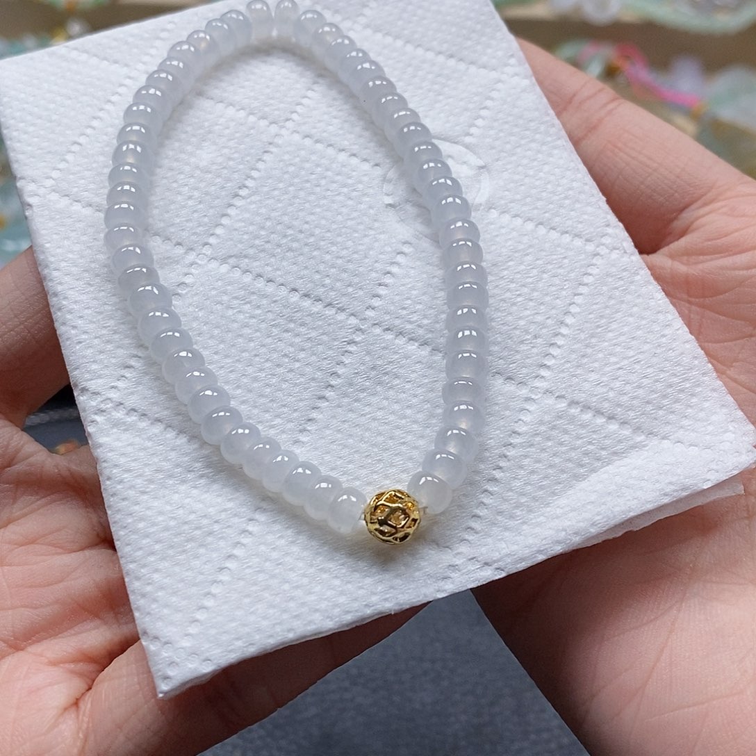 翡翠颈饰未镶嵌闪