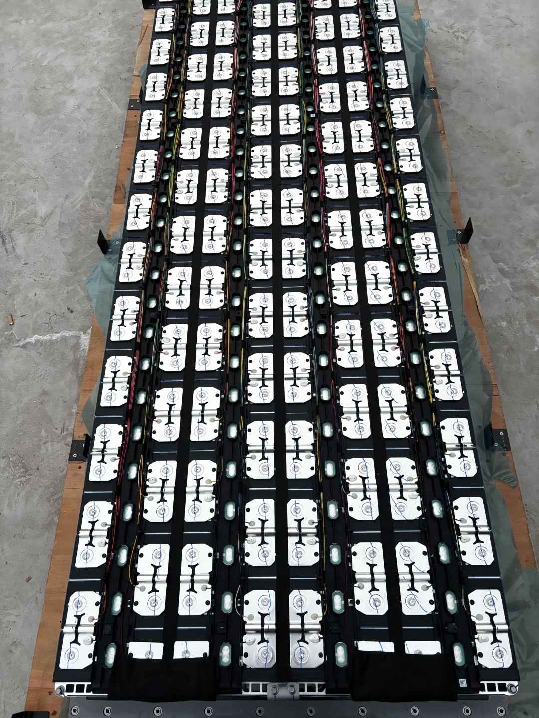 25年9月宁德时代磷酸铁锂电芯3.2V314/24片模组，实测超容