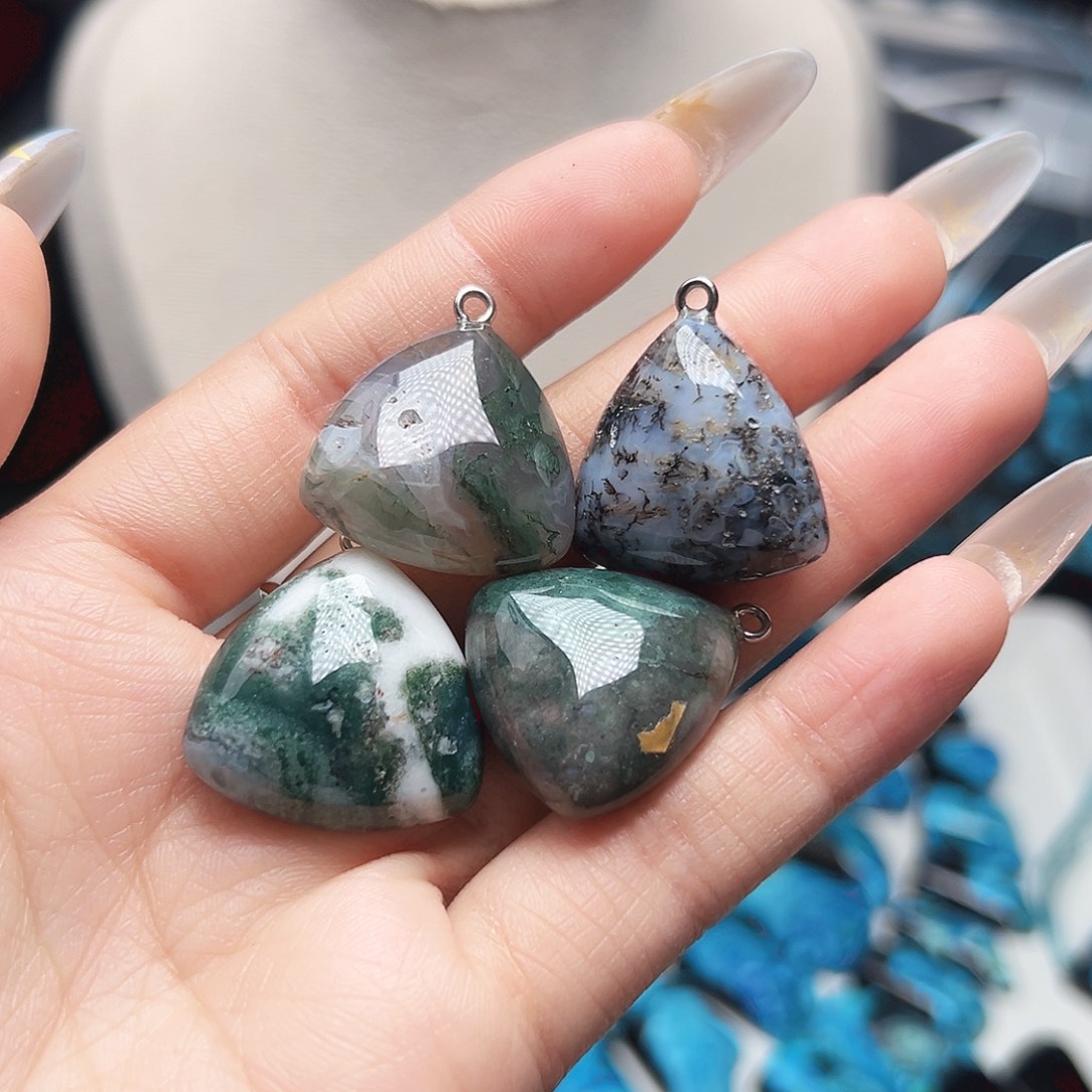 玛瑙/玉髓未镶嵌珠宝半成品T535 天然印度水草吊坠一个