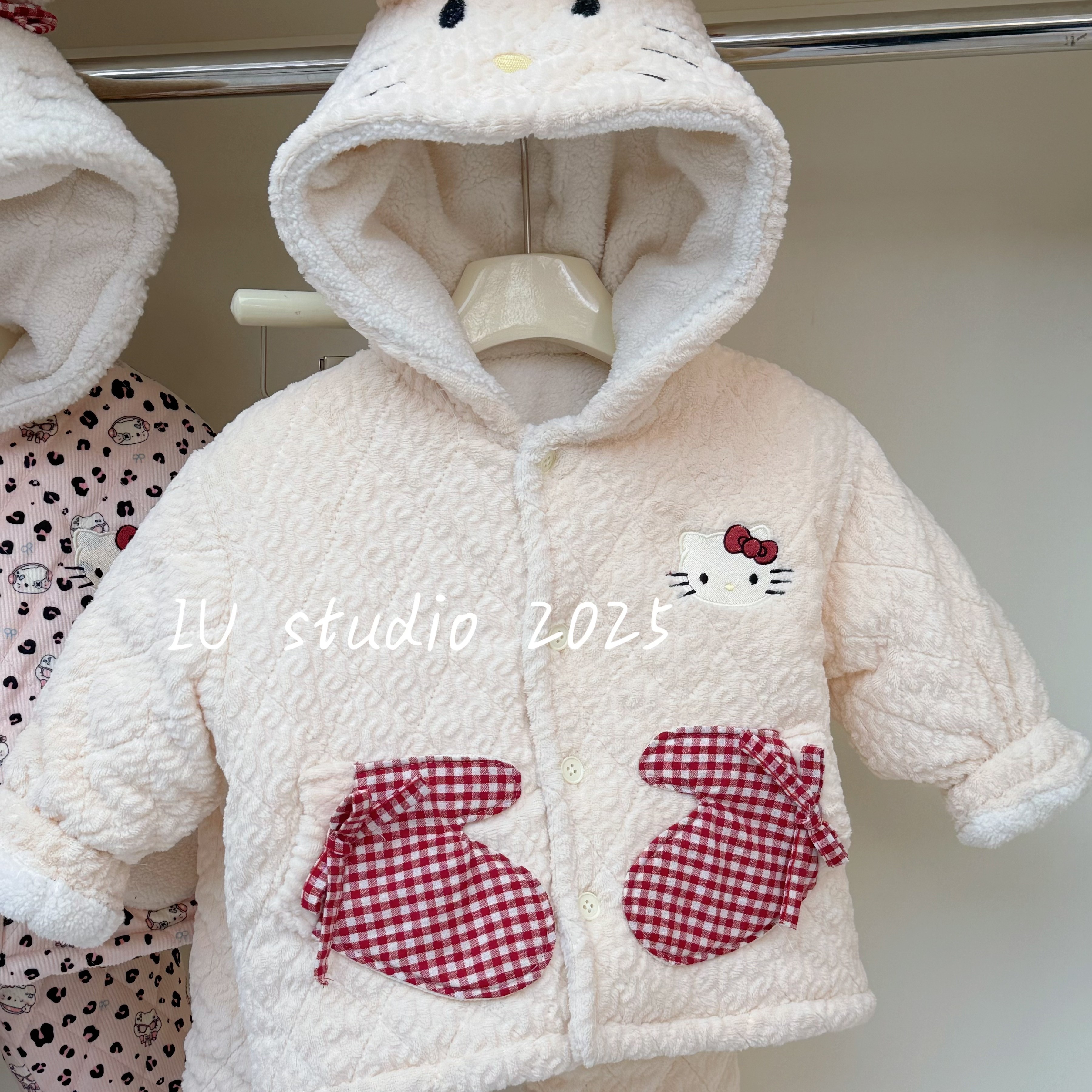  【艾柚】冬季新款三层夹棉加厚保暖儿童翻领卡通家居服睡衣iu169