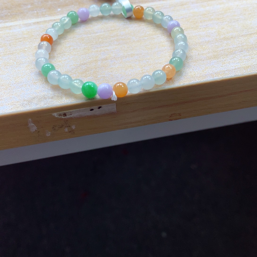 翡翠颈饰未镶嵌吊坠