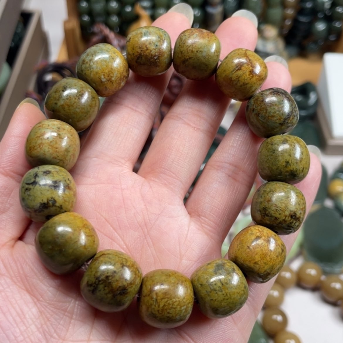 【闪购商品】岫岩河磨玉（透闪石质玉）手链未镶嵌雄**哥