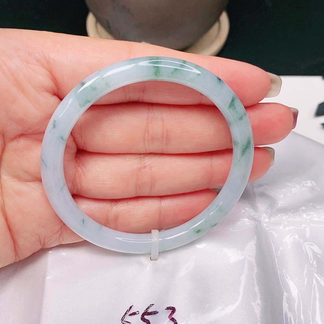 【闪购商品】翡翠手镯未镶嵌圆