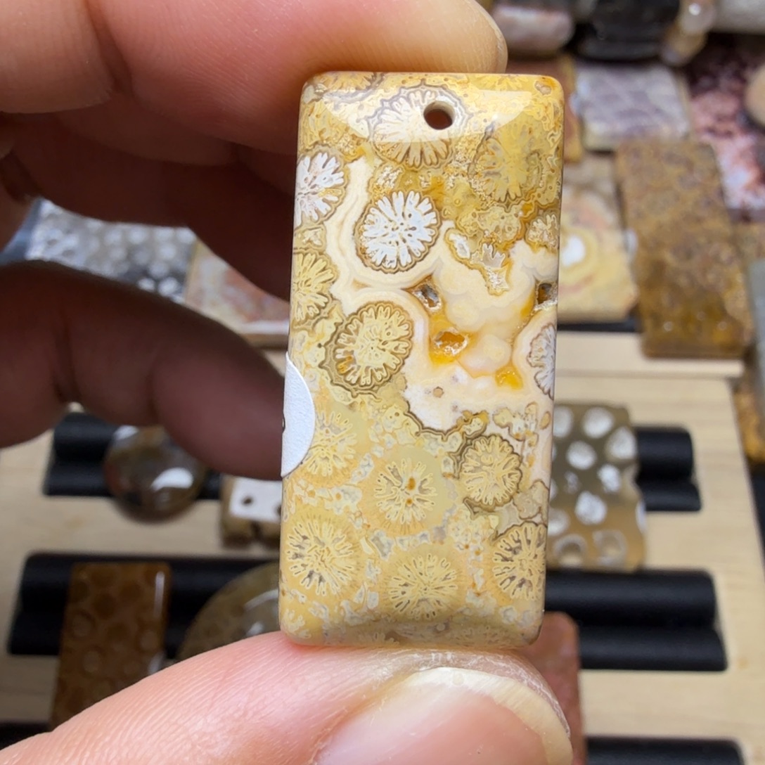 硅化玉未镶嵌纯天然色有机玉石保真色