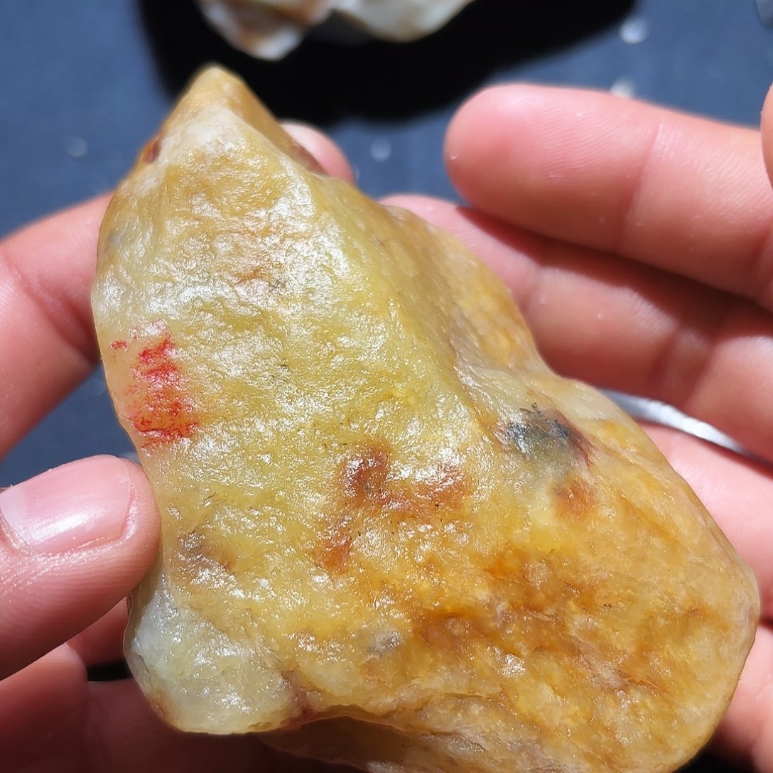 和田玉未镶嵌珠宝奇石