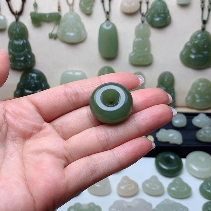 和田玉吊坠未镶嵌