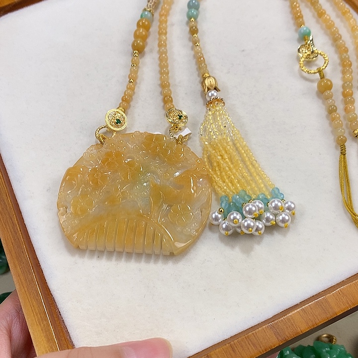 翡翠未镶嵌颈饰翡翠吊坠