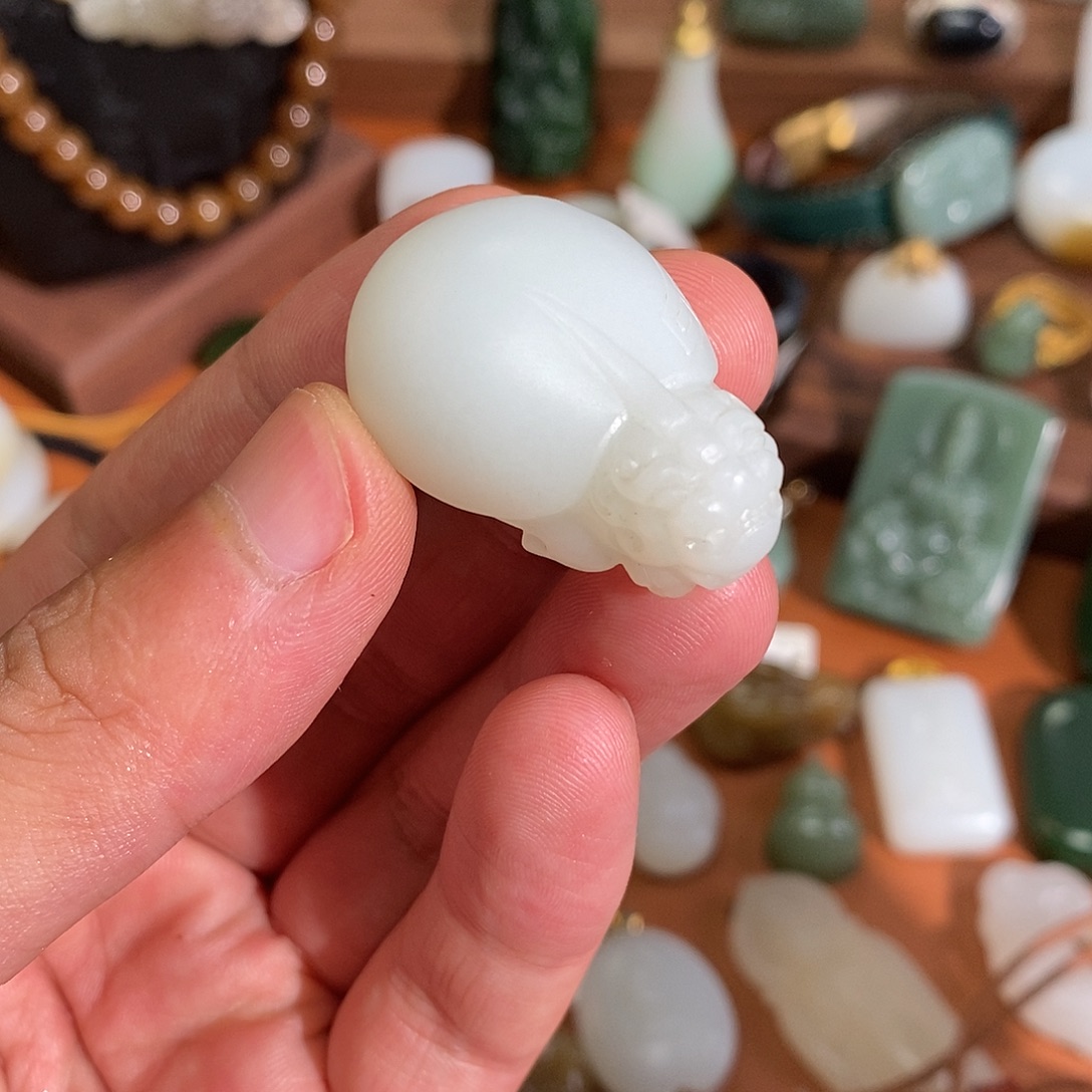 和田玉未镶嵌颈饰