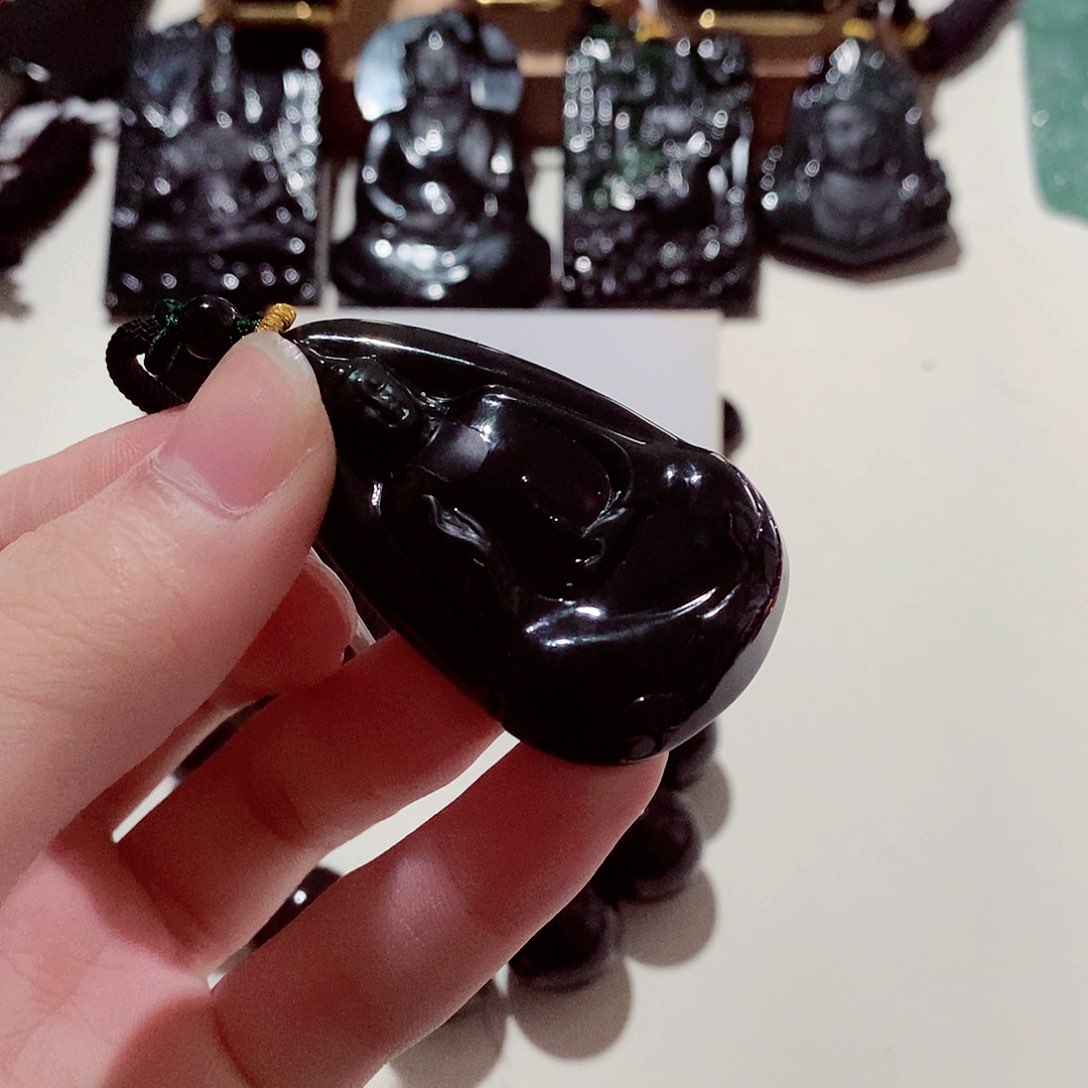 翡翠颈饰未镶嵌翡翠a