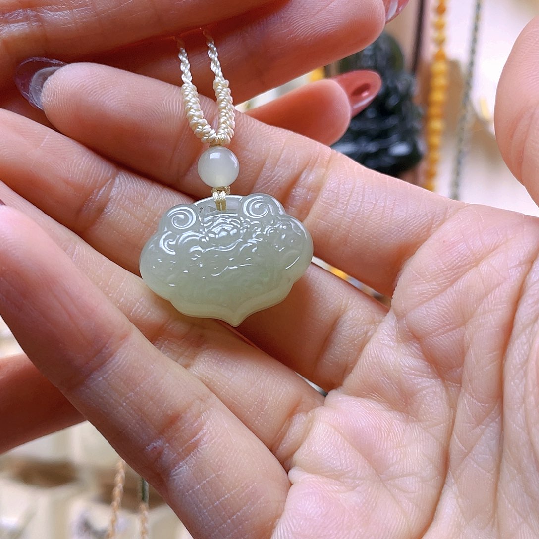 和田玉吊坠(赠链)未镶嵌瑶*姐