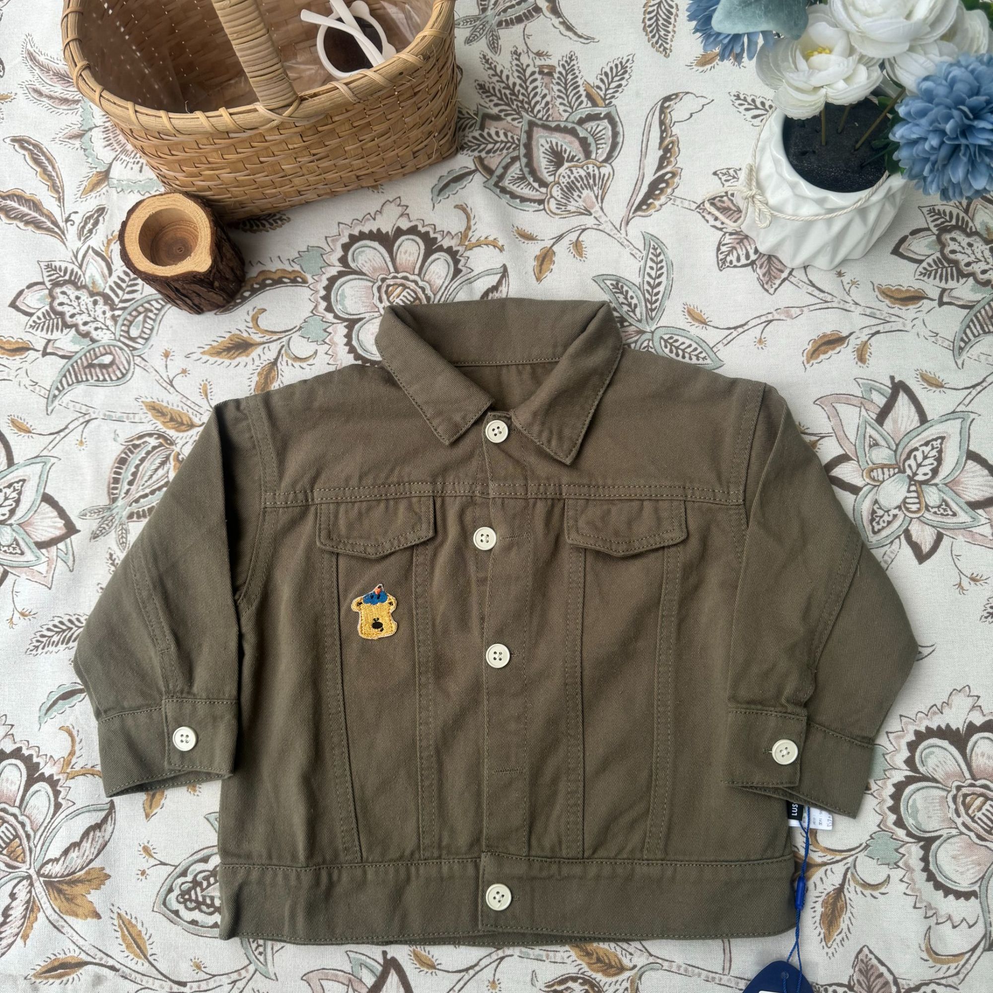 （大猪）春秋季男童牛仔衬衫军绿色翻领刺绣小熊简单款百搭上衣