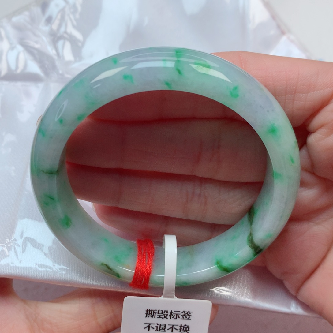 翡翠手镯未镶嵌53.9圈