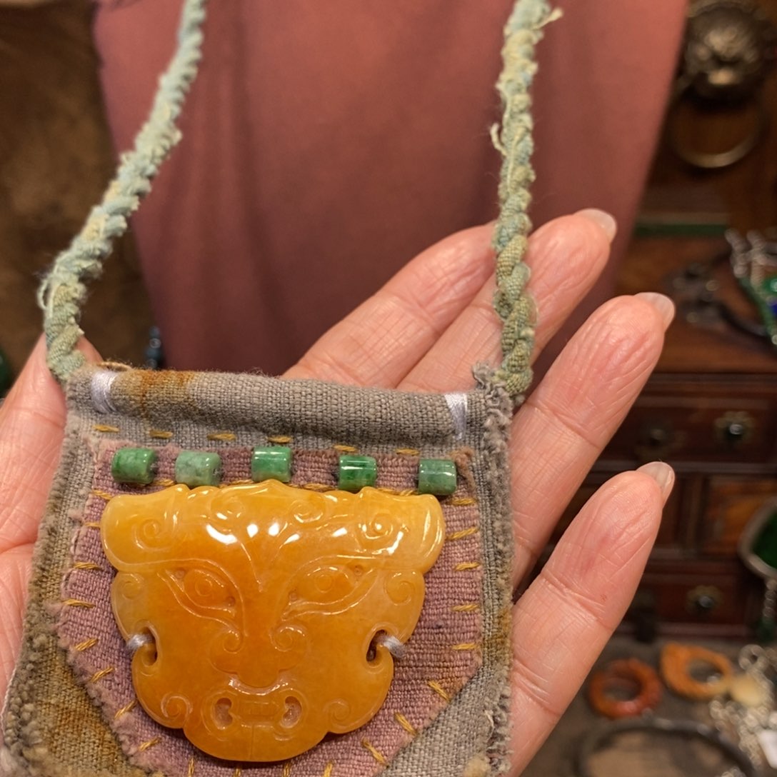 翡翠吊坠(赠链)未镶嵌